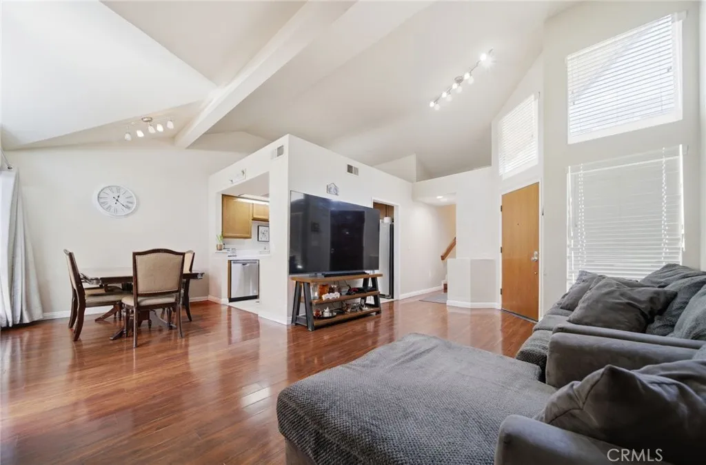 Covina, CA 91724