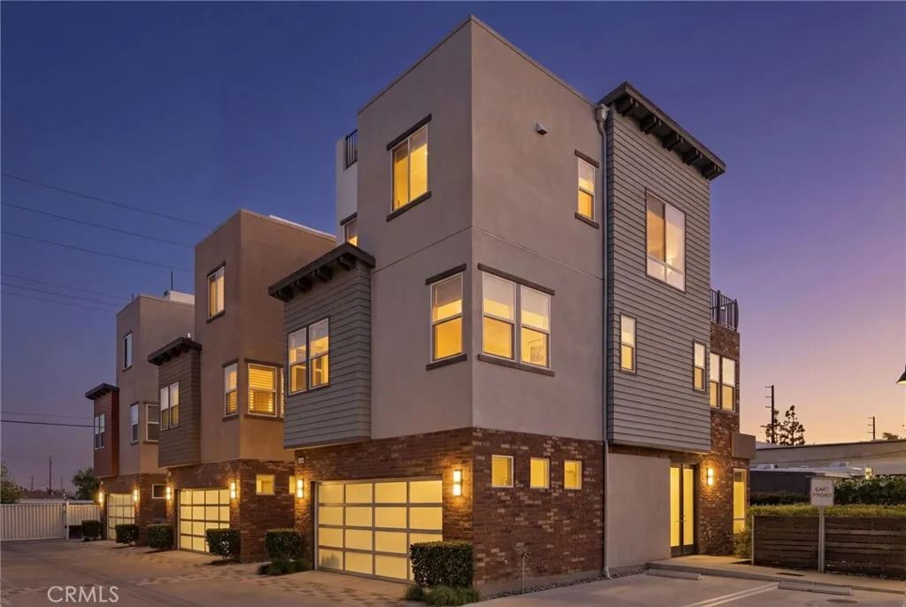Costa Mesa, CA 92627