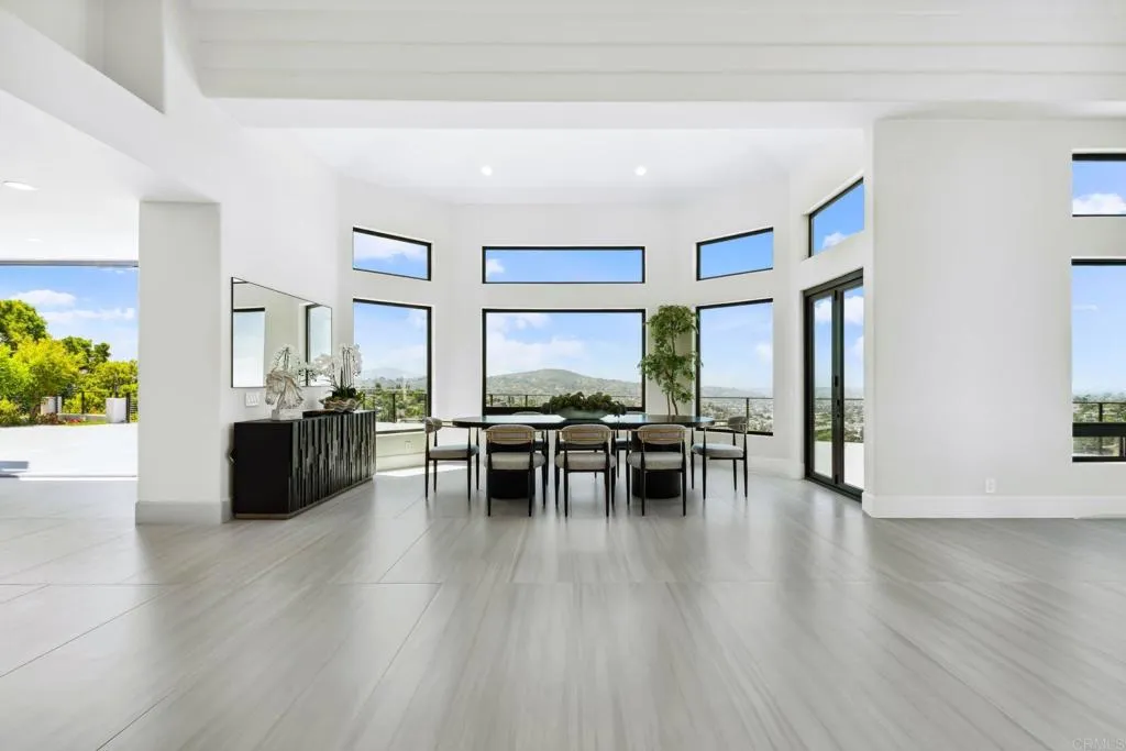 https://cdn.realtyfeed.com/cdn/127/306685897/2fb809c335146c5d8d1429d38772a387.webp