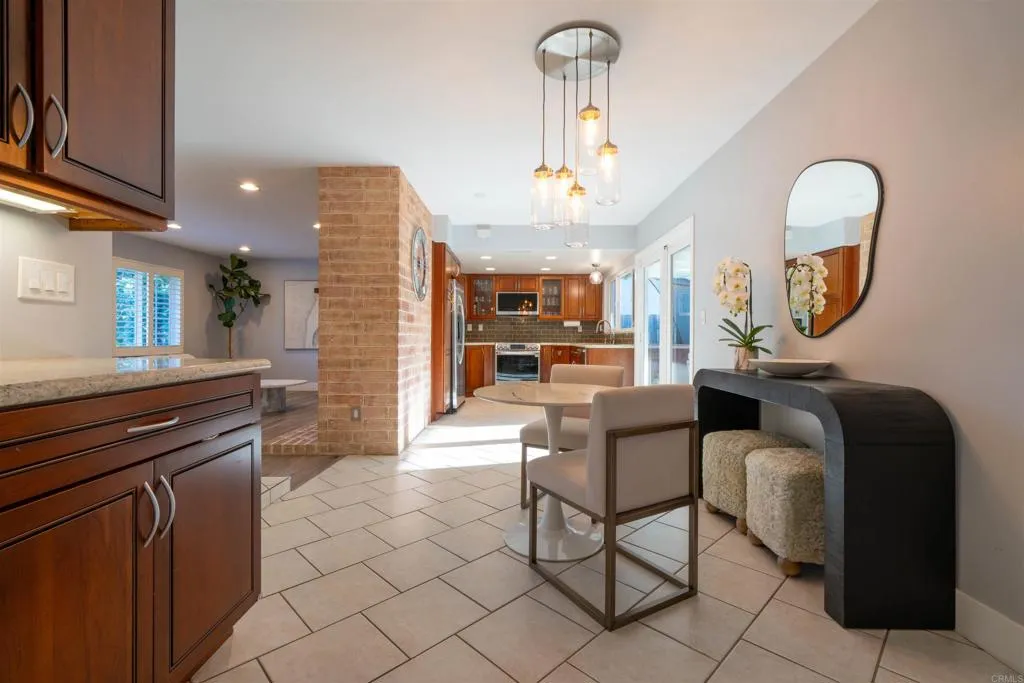https://cdn.realtyfeed.com/cdn/127/306685898/5b395de3f5f4f0e14efb844f62085377.webp
