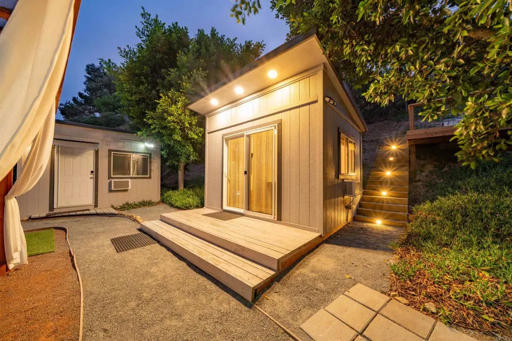 https://cdn.realtyfeed.com/cdn/127/306685898/61e0c69ca0ad57743827ba7c1737d25e.webp