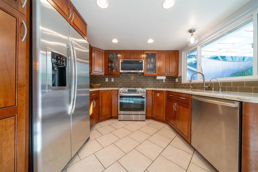 https://cdn.realtyfeed.com/cdn/127/306685898/b8f299193deb8bbce6d7207b22436721.webp