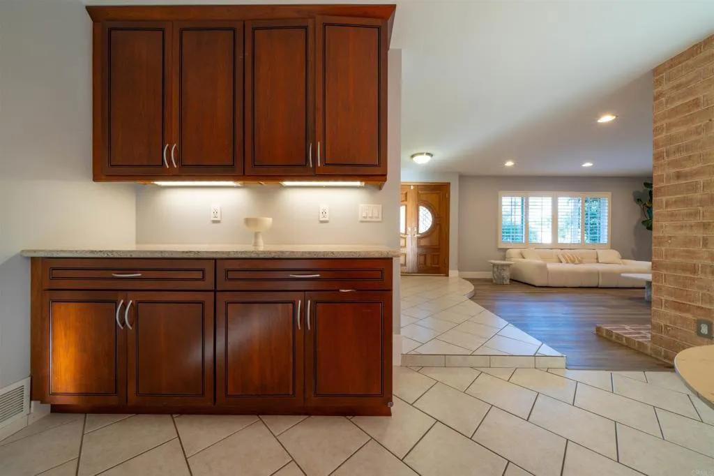 https://cdn.realtyfeed.com/cdn/127/306685898/dc6821c0cb12f05192d47004dbd263db.webp