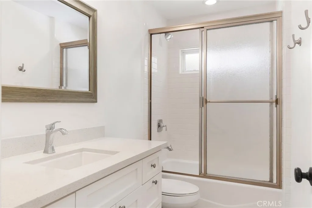 384 16th Place UNIT&nbsp;B, Costa Mesa, CA, 92627