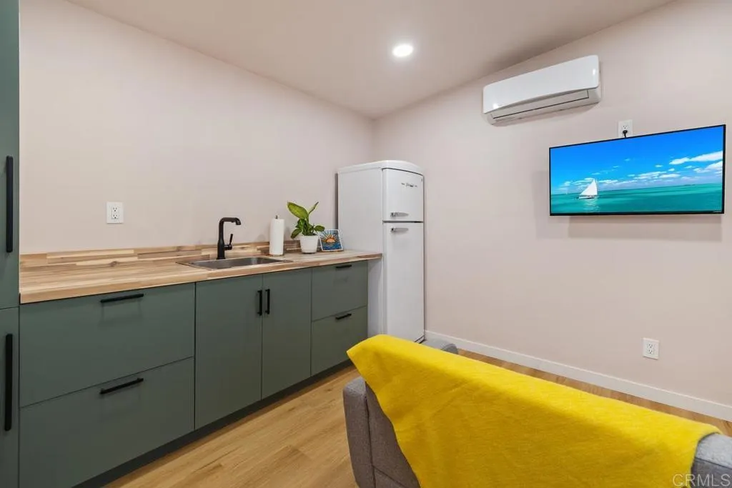 https://cdn.realtyfeed.com/cdn/127/306685960/0ff27eaa45362ad058f61cd44c9caac8.webp