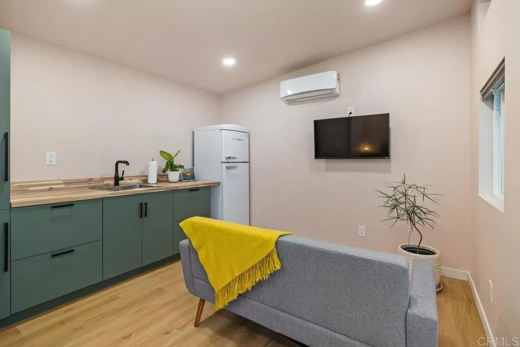 https://cdn.realtyfeed.com/cdn/127/306685960/1dcb89a3e59299a4a7512c6602c6c608.webp