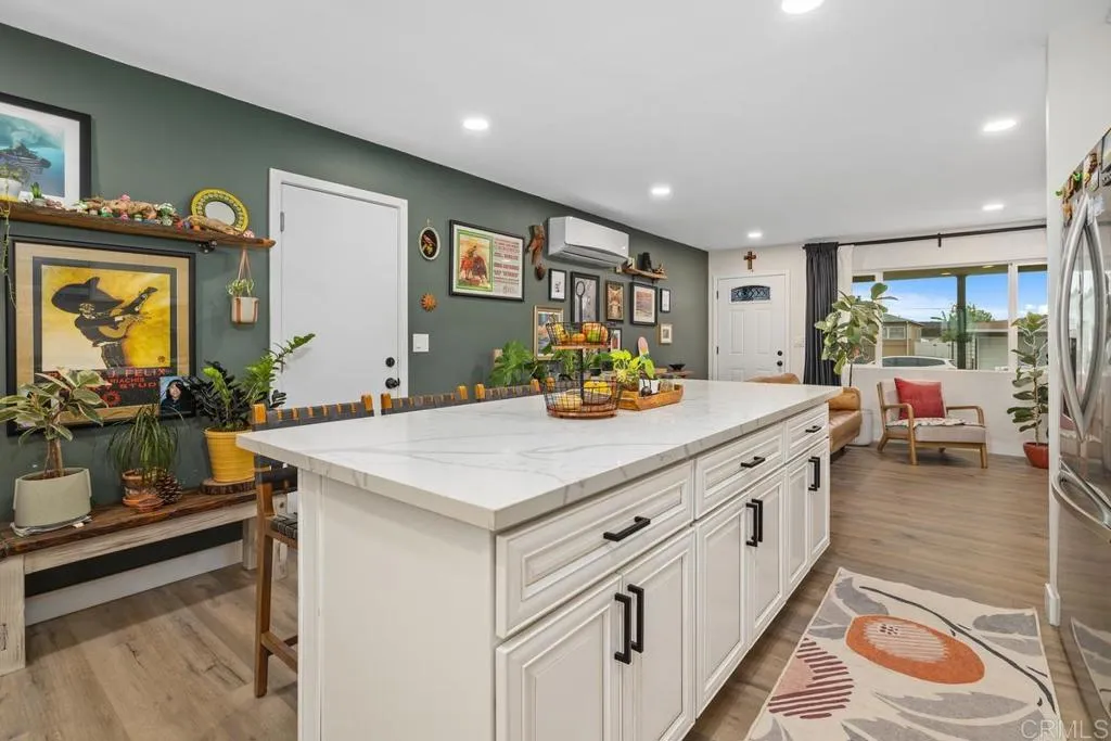 https://cdn.realtyfeed.com/cdn/127/306685960/d0d950f0820e2ac68d173b23d9d2c445.webp