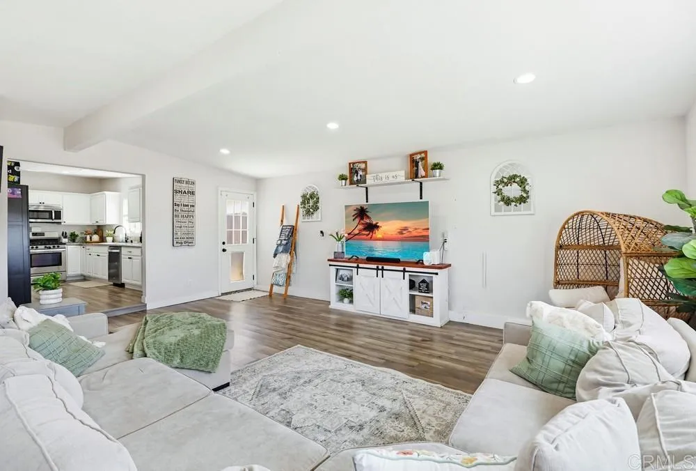 https://cdn.realtyfeed.com/cdn/127/306686000/1998ee7151e03f8949b935d73c27a474.webp