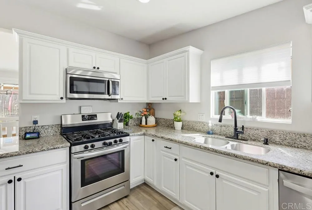 https://cdn.realtyfeed.com/cdn/127/306686000/60aacc12dbf34865721fc57042b75186.webp