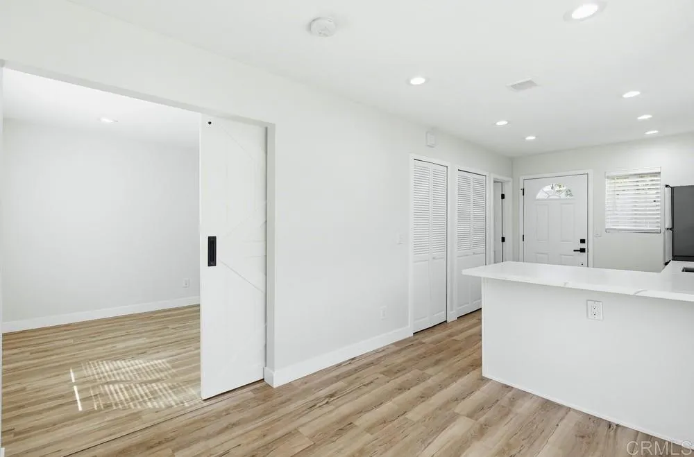 https://cdn.realtyfeed.com/cdn/127/306686000/92edfafc54115cda275664460c8968d0.webp