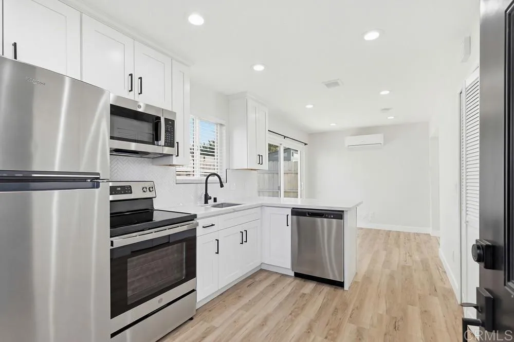 https://cdn.realtyfeed.com/cdn/127/306686000/9578454b7639bda4239db7cf77f94e2a.webp