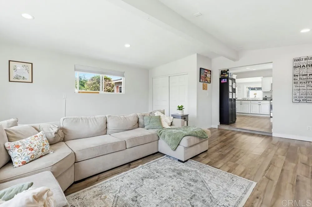 https://cdn.realtyfeed.com/cdn/127/306686000/c3cabe69574871ef6c62599b27ada488.webp