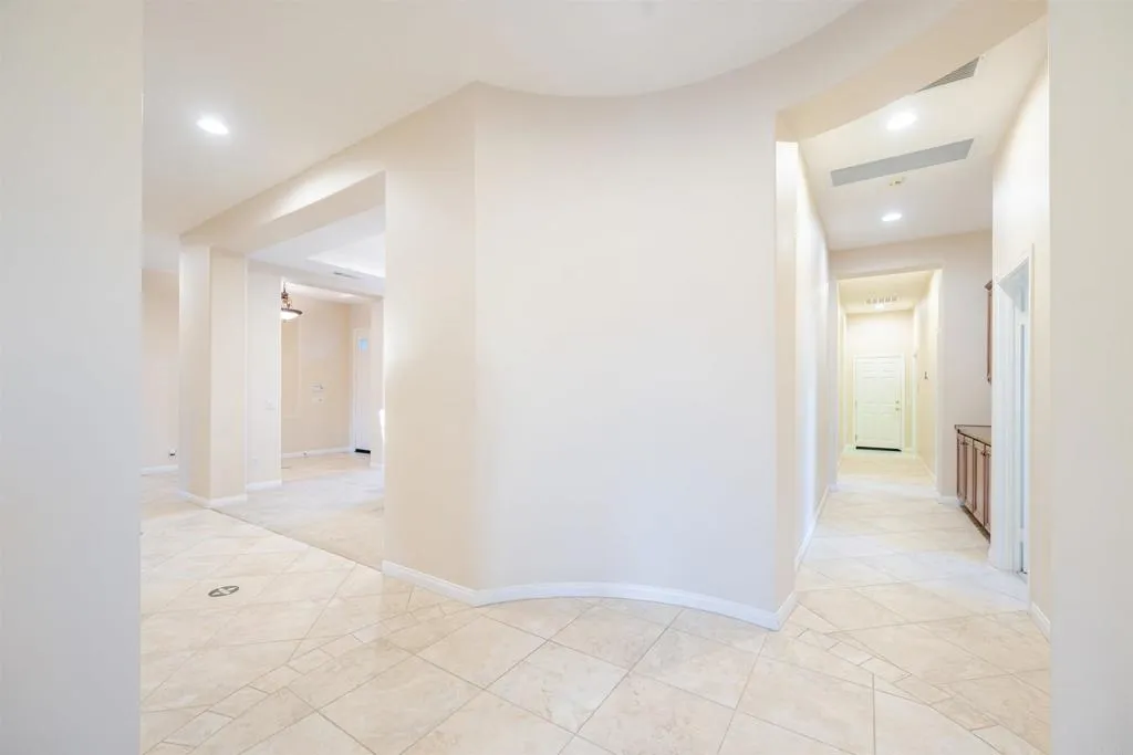 Photo #42: PTP2602596 Listing: Photo #42