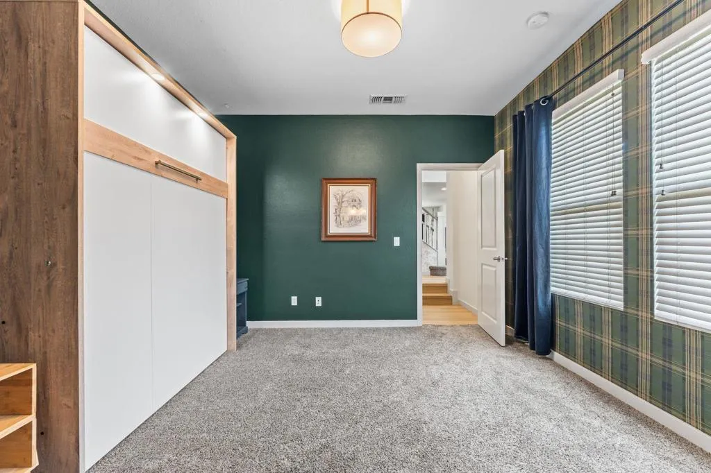 https://cdn.realtyfeed.com/cdn/127/306686028/63a33c73f8476c83c3bc9f3f93297661.webp