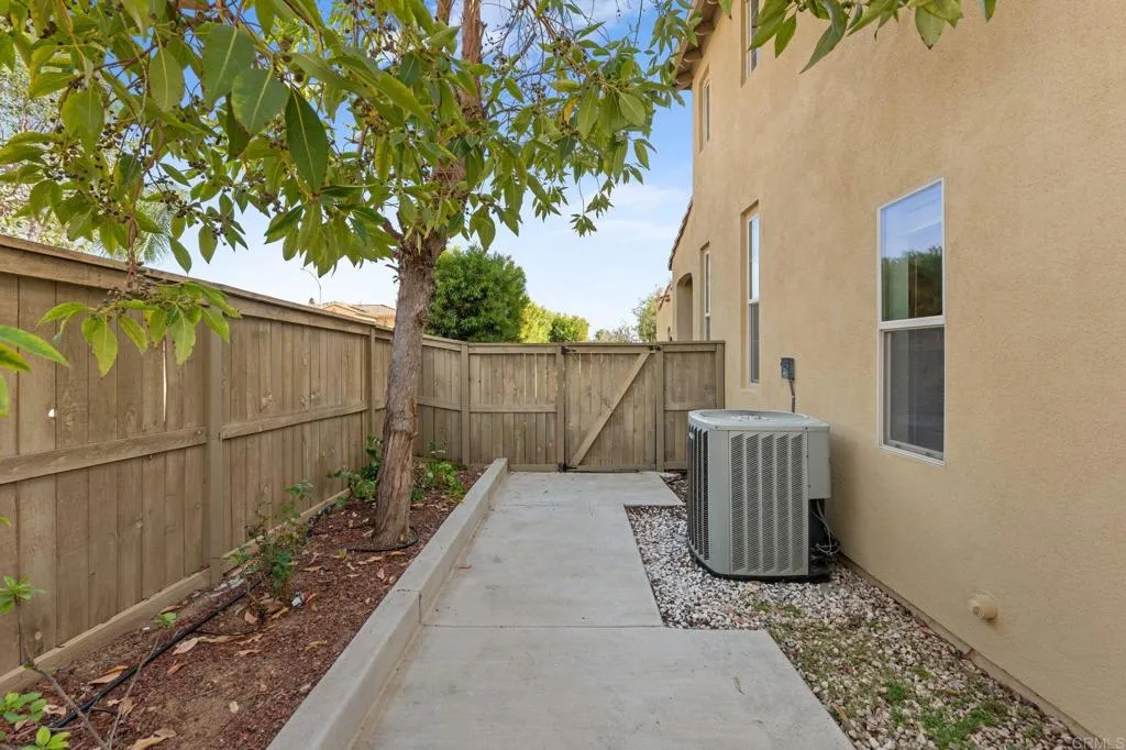 https://cdn.realtyfeed.com/cdn/127/306686028/985e4c3392195d5944999e18db66e8e4.webp