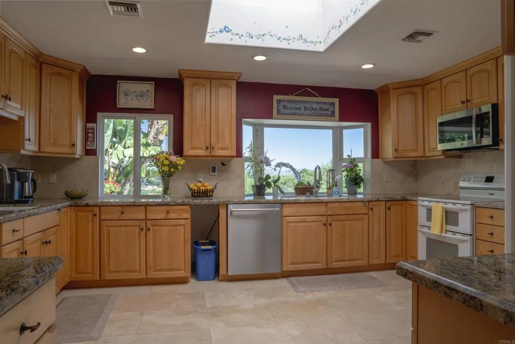 https://cdn.realtyfeed.com/cdn/127/306686030/9519548ce47c6a3a4f0560319cbca19a.webp
