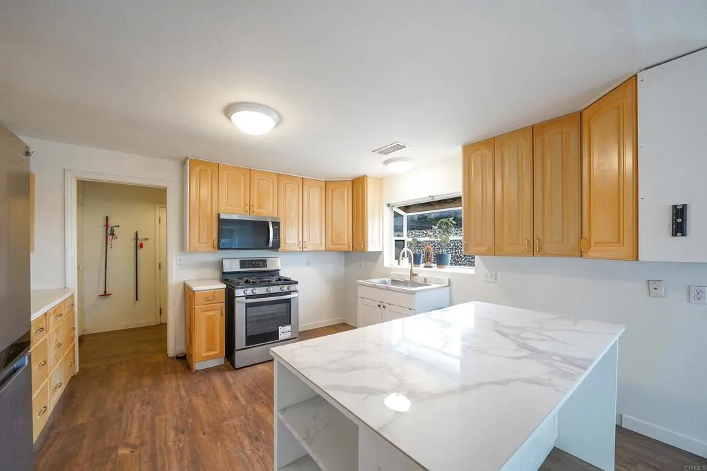 https://cdn.realtyfeed.com/cdn/127/306686106/5f75a615c85dd30b608861a46421d28d.webp