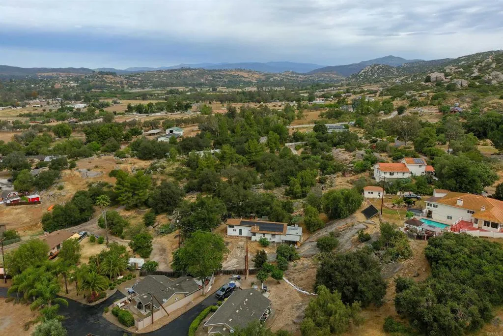 https://cdn.realtyfeed.com/cdn/127/306686106/901ed526d9ddcff32642fb3ec246f649.webp