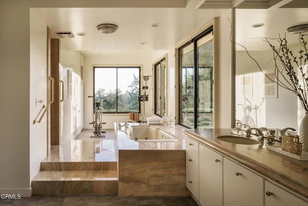 1279 Chateau Road, Pasadena, CA, 91105