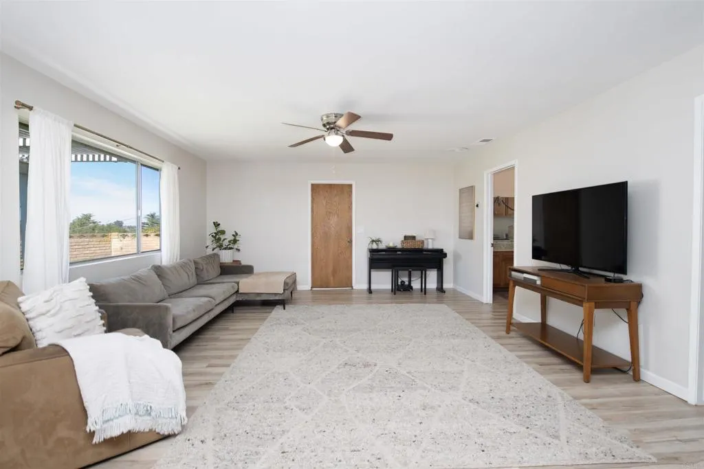 https://cdn.realtyfeed.com/cdn/127/306686162/c8eab9011be22f5368e61f4fd3a0c931.webp