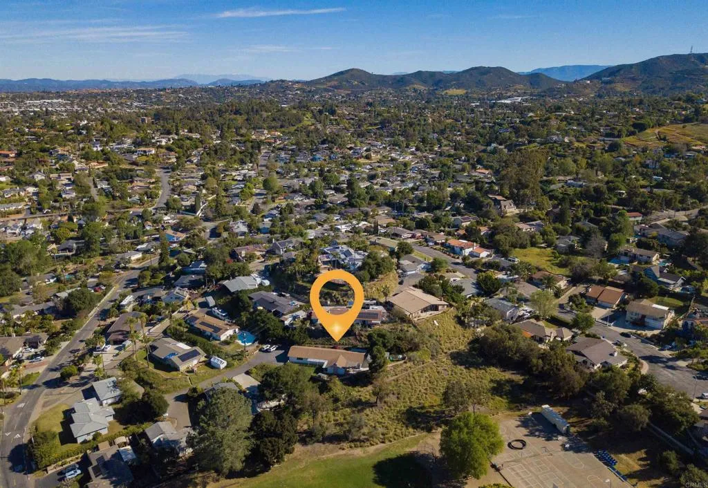 https://cdn.realtyfeed.com/cdn/127/306686162/ef174972d547eb52acfede7856ea9f21.webp