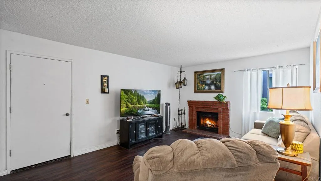 https://cdn.realtyfeed.com/cdn/127/306686166/b379d1892fec5963ab1215a82dfe0e5d.webp