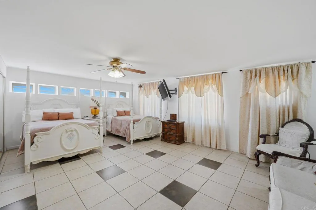 https://cdn.realtyfeed.com/cdn/127/306686272/4f0bbb8e743deba2321787c5e4078c5a.webp