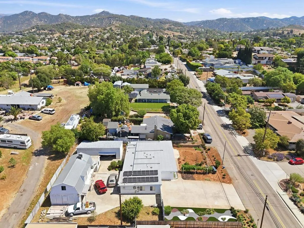 https://cdn.realtyfeed.com/cdn/127/306686272/609cd602cb91de31740a8cbc4c21b0c2.webp