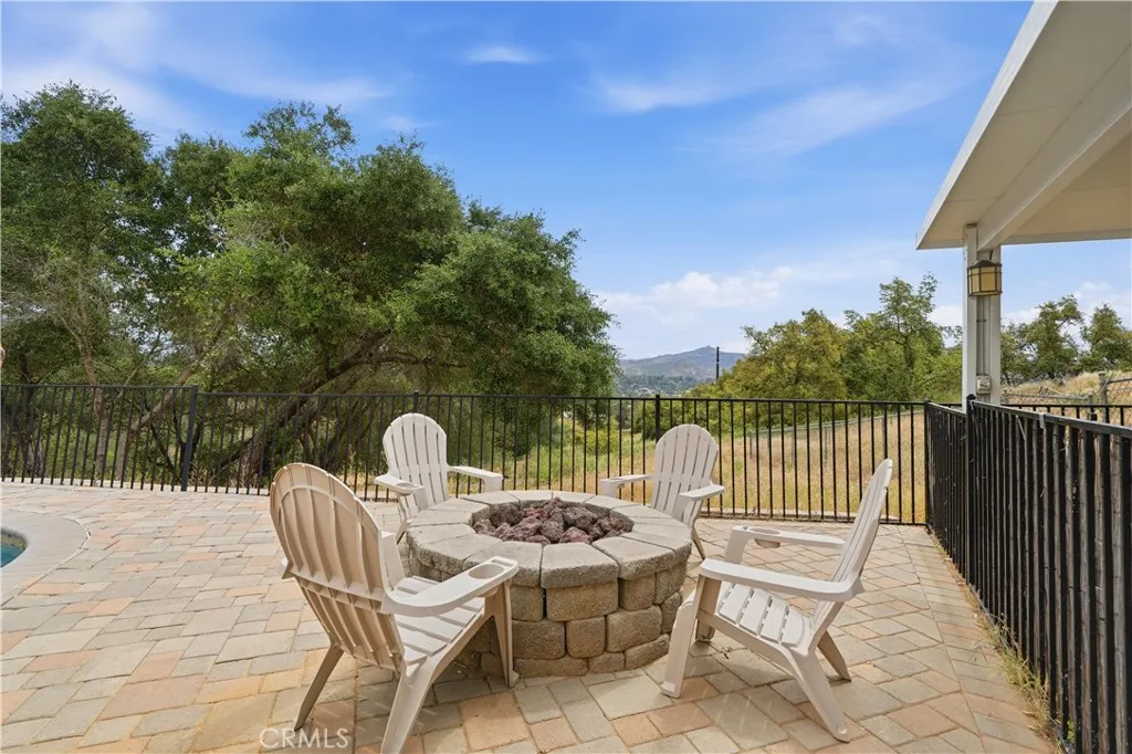 https://cdn.realtyfeed.com/cdn/127/306686274/27e44a6ef07099d7b31e30f8a4654973.webp