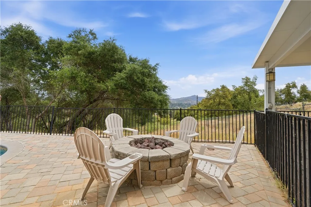 https://cdn.realtyfeed.com/cdn/127/306686274/8291803a9237c6217ac16dfa32aa652c.webp