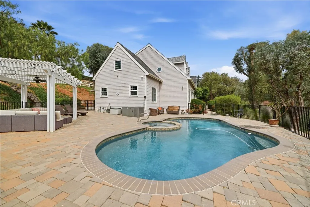 https://cdn.realtyfeed.com/cdn/127/306686274/9b05e7055f57b3a41fe3a5e86f472bbd.webp