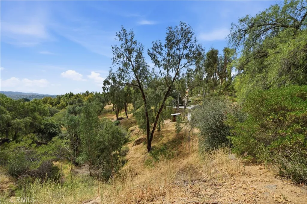 https://cdn.realtyfeed.com/cdn/127/306686274/a00f3390ada619f7efd7a2b49333efa3.webp