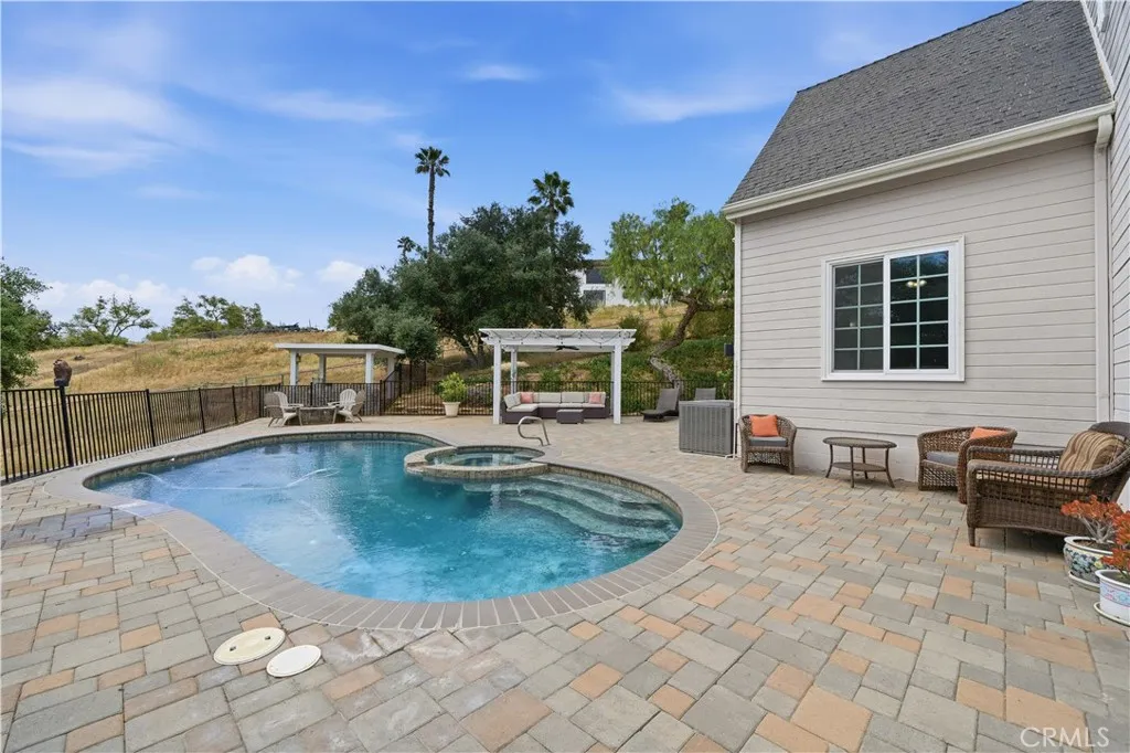 https://cdn.realtyfeed.com/cdn/127/306686274/a72a1160b9984722b6935104d475bbf6.webp