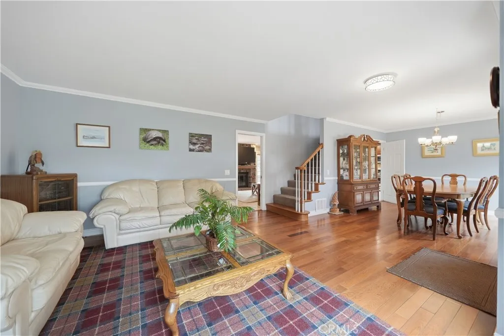 https://cdn.realtyfeed.com/cdn/127/306686274/bb8d1d08a2527a07eaf5d07b96e67b80.webp