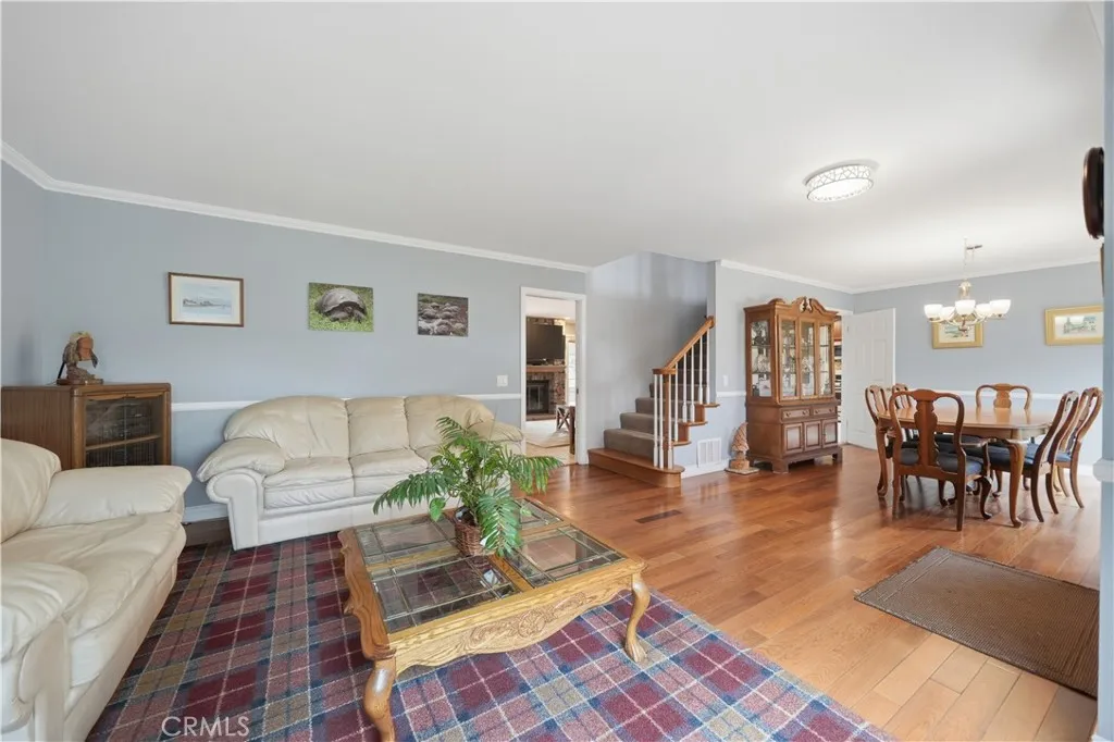 https://cdn.realtyfeed.com/cdn/127/306686274/d22c5d8dce4d08b6cb6d570dcfba9d95.webp