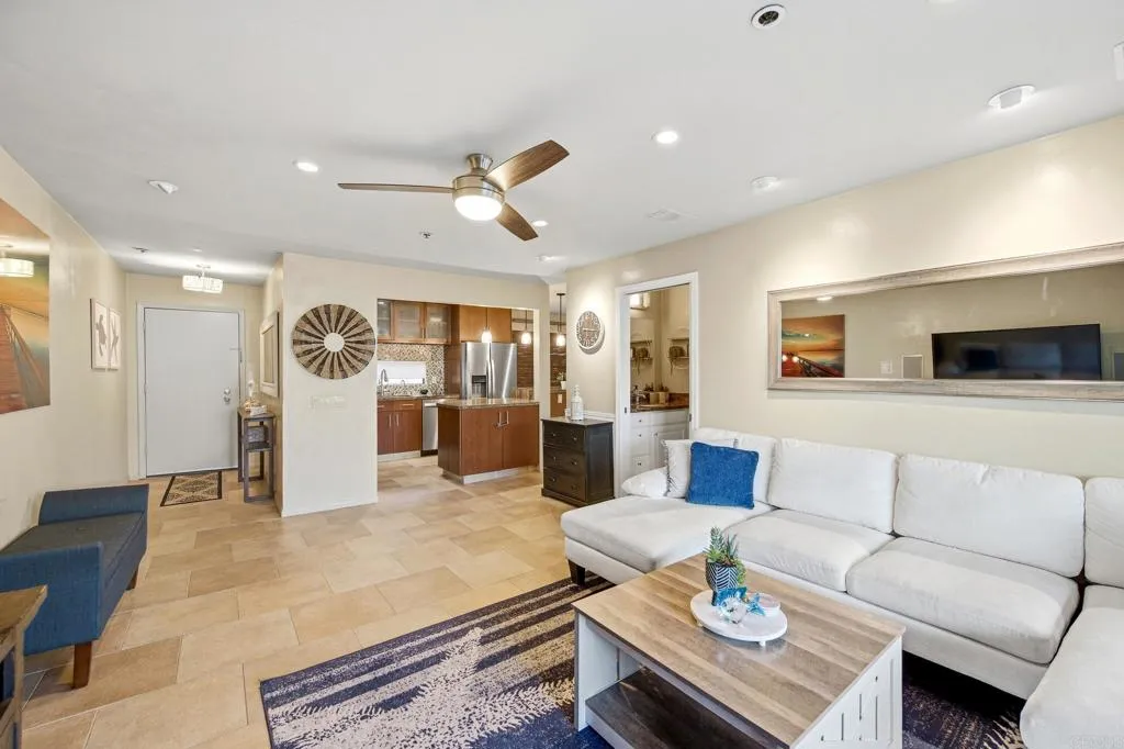 https://cdn.realtyfeed.com/cdn/127/306686354/a124af470adf75389d4d6ff16e80e5c3.webp