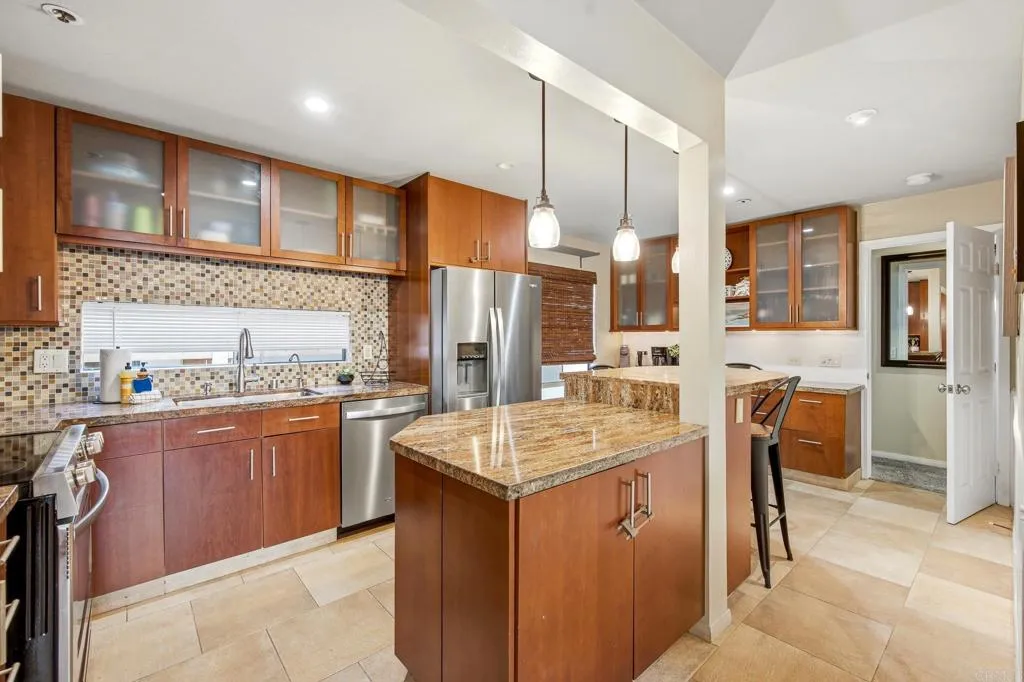https://cdn.realtyfeed.com/cdn/127/306686354/a3d1a1c14d3b522ae0a725b407713569.webp