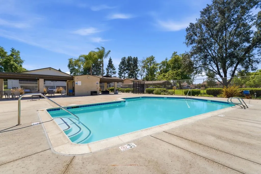 https://cdn.realtyfeed.com/cdn/127/306686358/3edbd1ef724e21e7598830d70576056e.webp
