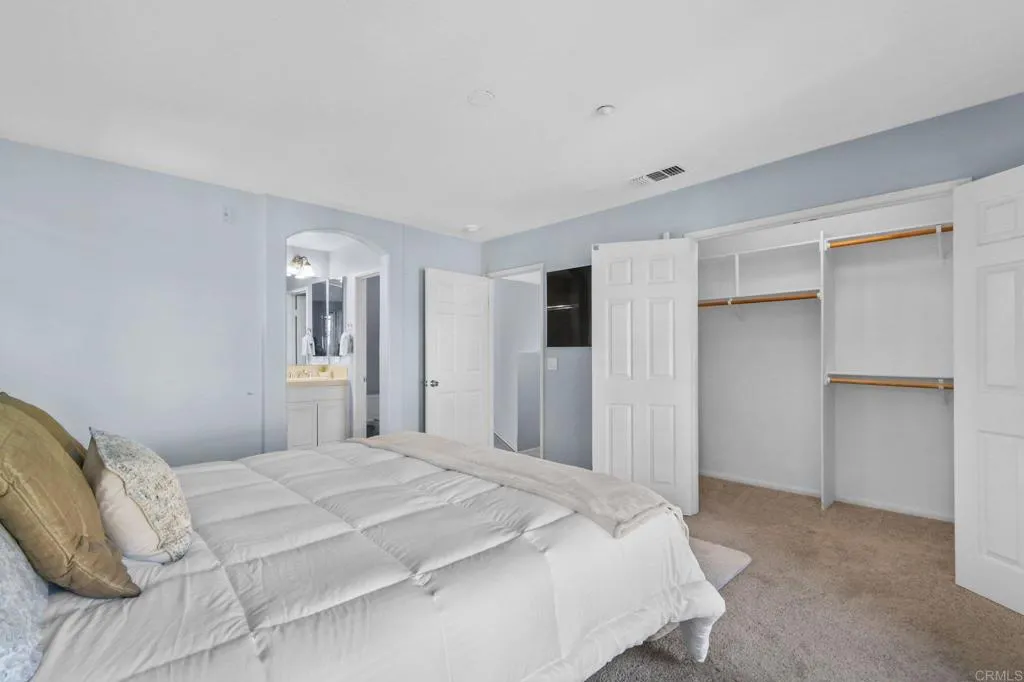 https://cdn.realtyfeed.com/cdn/127/306686391/0241b05dbf51596126e7599152ddd301.webp