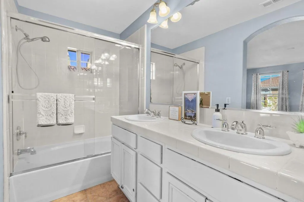 https://cdn.realtyfeed.com/cdn/127/306686391/944b4a92990ebed92d4ee4ada38a6326.webp