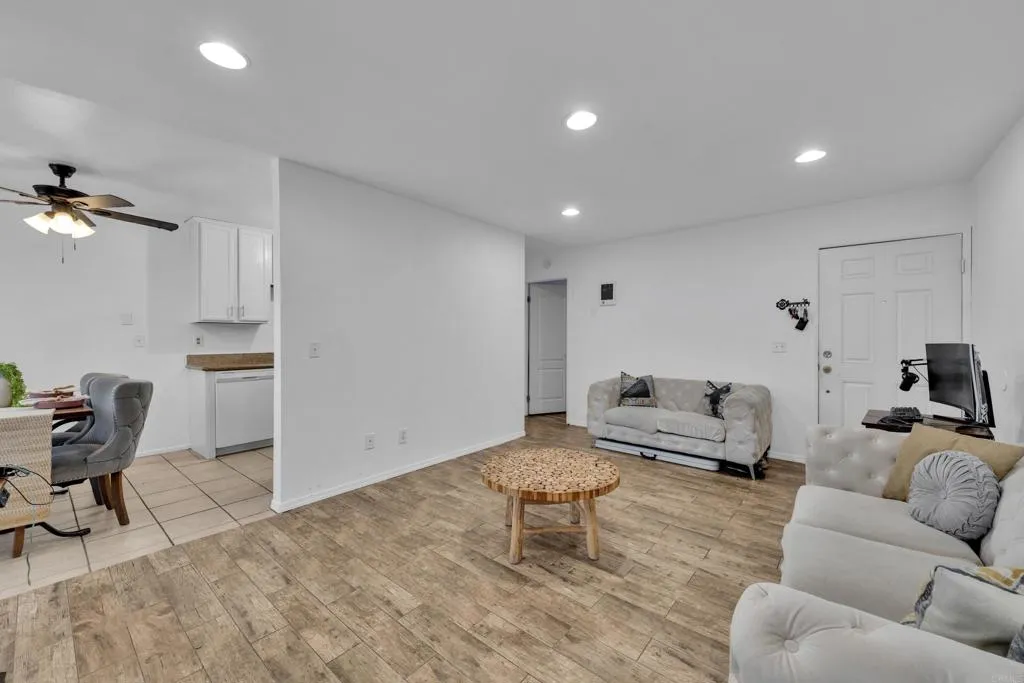 https://cdn.realtyfeed.com/cdn/127/306686395/2e0124fe3fe22ece4e8d7d92d98ac209.webp