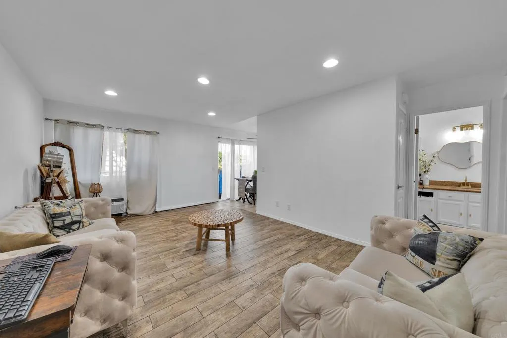 https://cdn.realtyfeed.com/cdn/127/306686395/7f01aa4c1f5cedb5738c9ce5af509489.webp