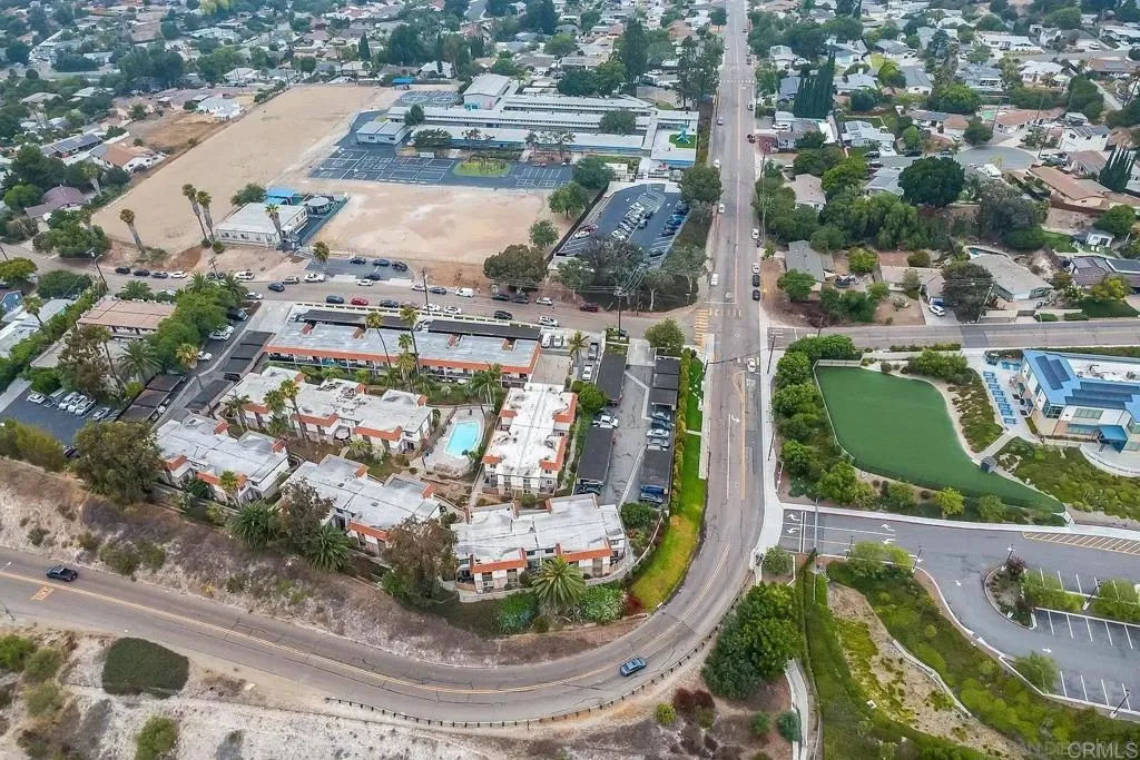 https://cdn.realtyfeed.com/cdn/127/306686395/8a031c7048ad6c64cc64835602153ef7.webp