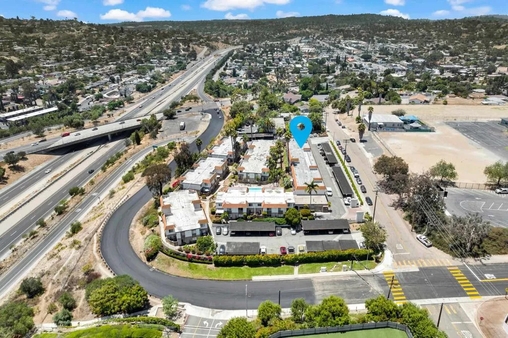 https://cdn.realtyfeed.com/cdn/127/306686395/a346eca49ab9ca2cb102a39cda33b2cb.webp