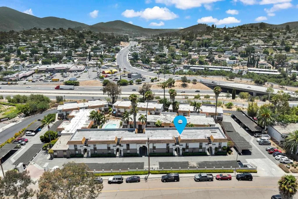 https://cdn.realtyfeed.com/cdn/127/306686395/b914e578d8bb3bda9dfb66a966167582.webp