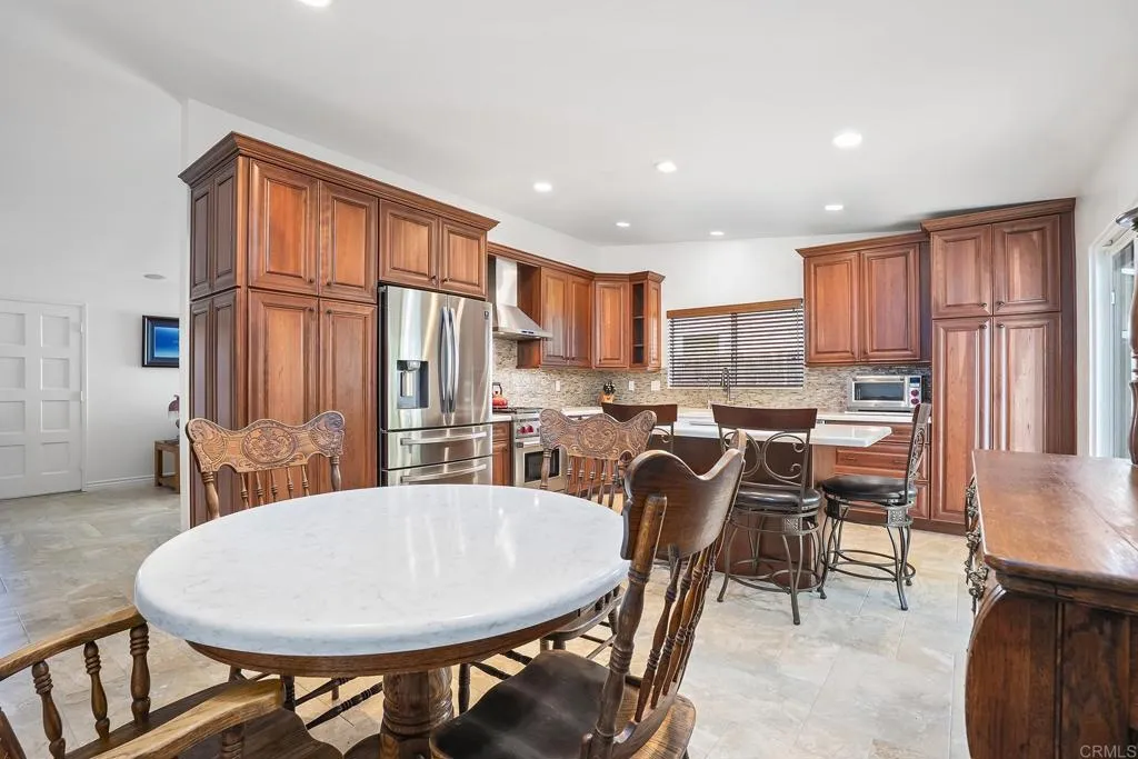 https://cdn.realtyfeed.com/cdn/127/306686400/94216ab74efaccf1beb89d920e656652.webp