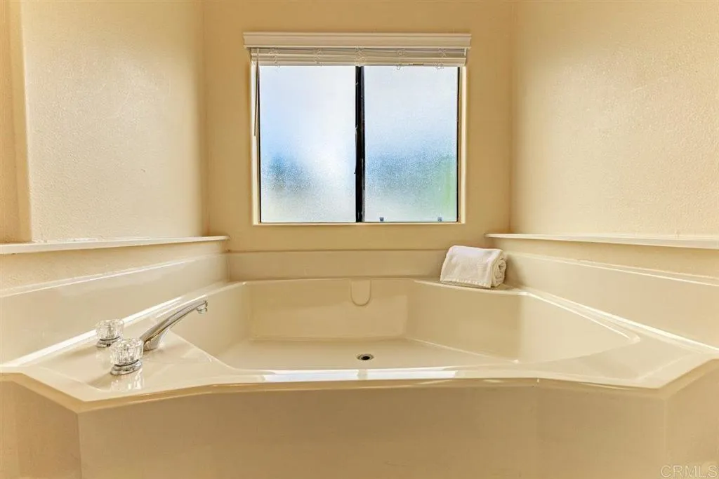 https://cdn.realtyfeed.com/cdn/127/306686461/0da788c40df08bc1ba4154e3625e073d.webp