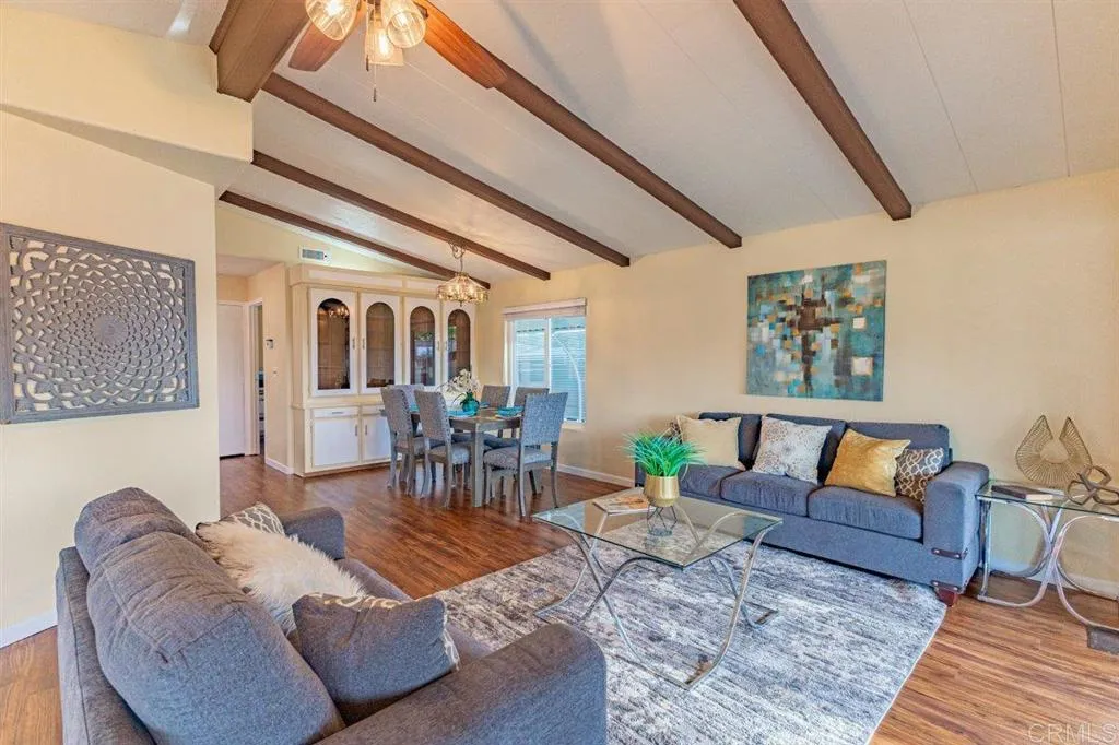 https://cdn.realtyfeed.com/cdn/127/306686461/1aaa60497d8312c67abbc1005cf02b93.webp