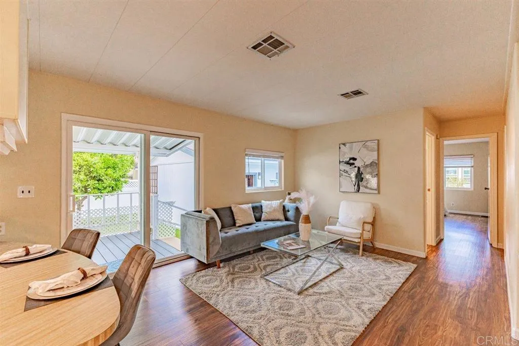 https://cdn.realtyfeed.com/cdn/127/306686461/a37283b0c64d0f35cfe21805fcae124e.webp