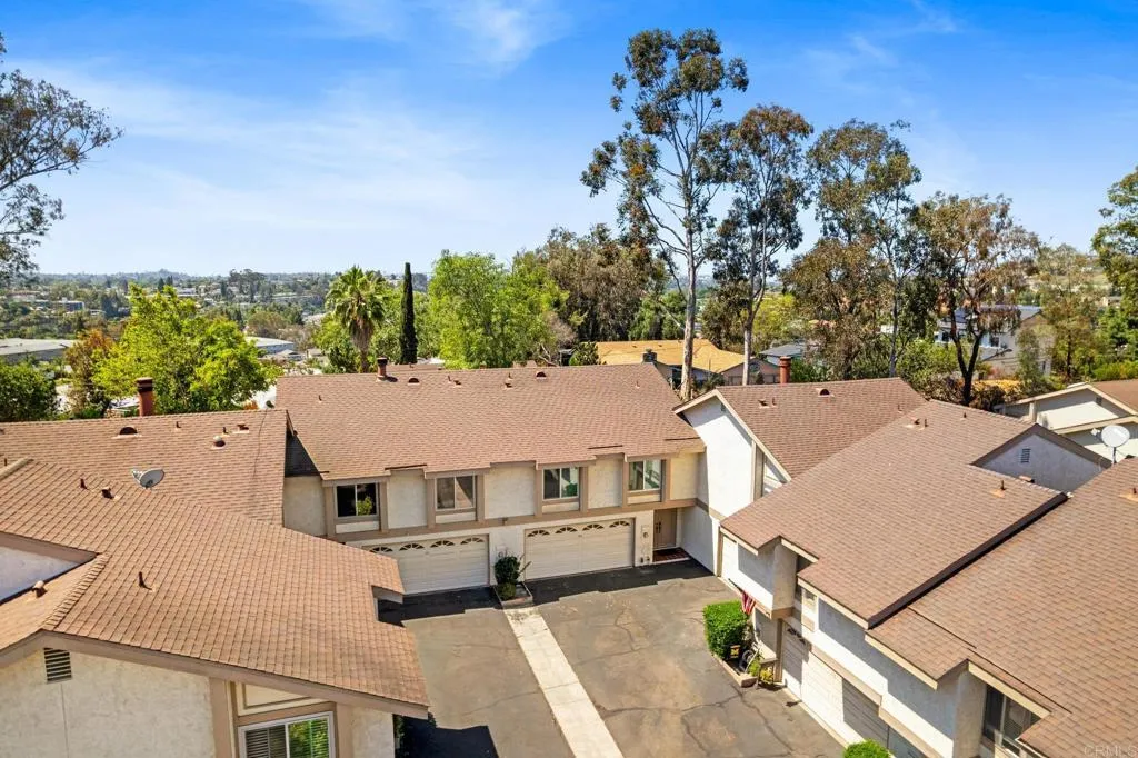 https://cdn.realtyfeed.com/cdn/127/306686477/011d6c7f624c4013af7ec6cb79c33807.webp